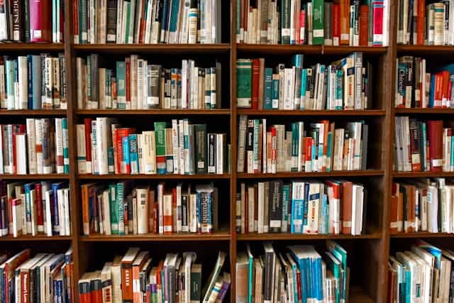 Ontdek waarom samen voorlezen bij rouw kinderen ondersteunt — praktische boekentips en gesprekstips van een rouwtherapeut voor kinderen.